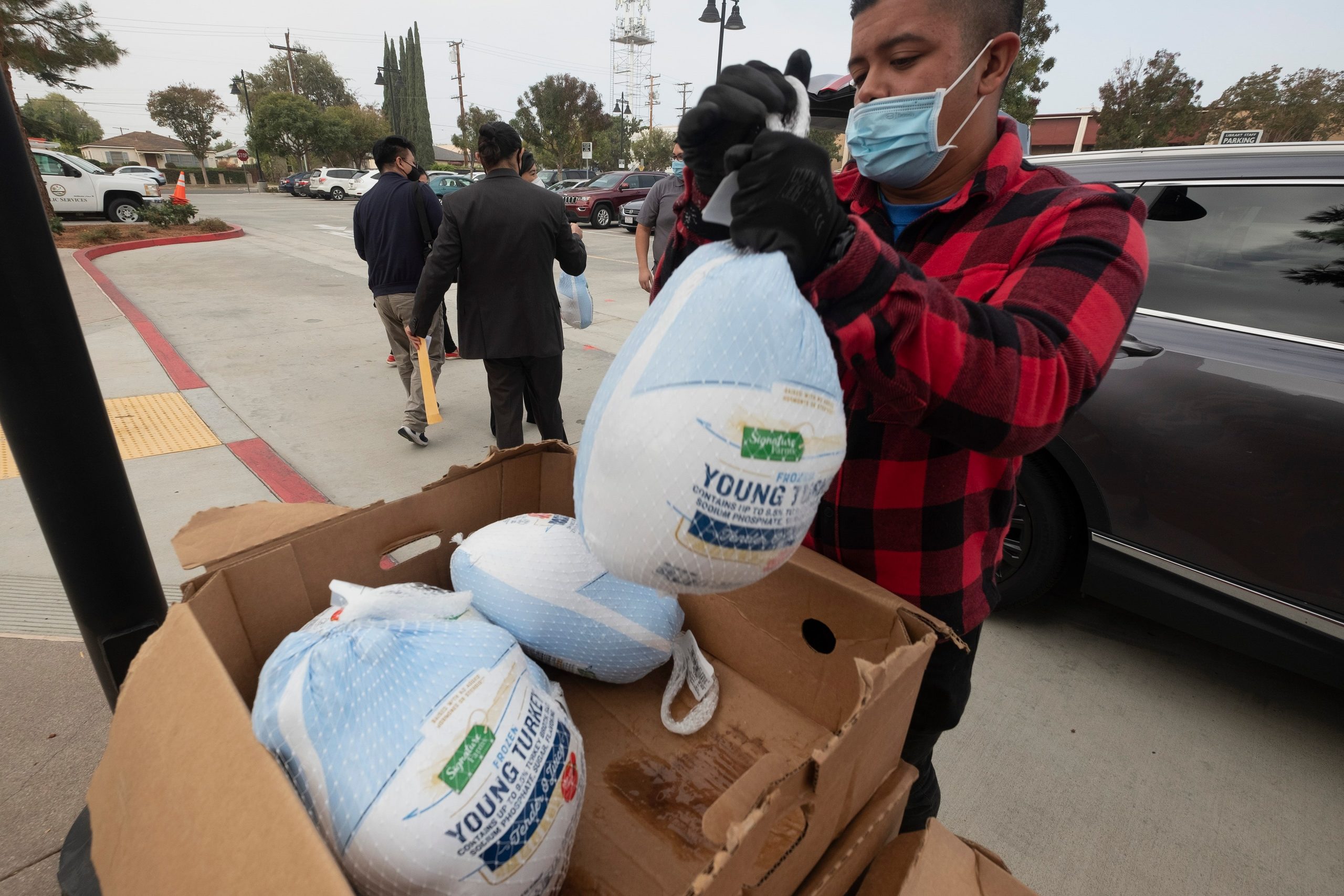 Cannabis Industry Comes Together To Offer Free Turkeys, Canned Food Drives for Thanksgiving